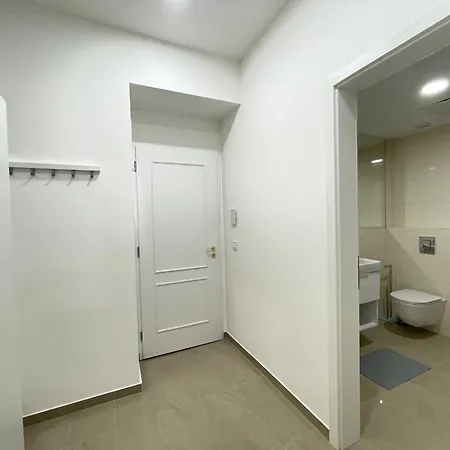 Varsavska 203 Apartamento *